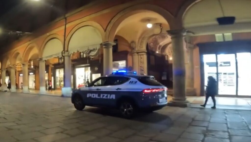 Criminalità minorile: otto arresti della polizia a Bologna per rapine e aggressioni