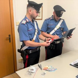 Spray urticante e droga in tasca, due arresti a Pianoro