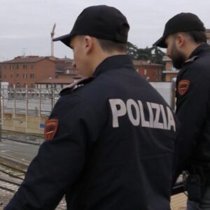 Uomo si butta dal ponte di San Donato
