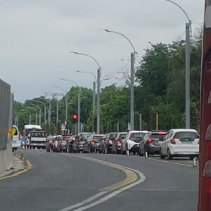 Cantieri in via Saffi e via Andrea Costa: traffico in tilt anche sui viali