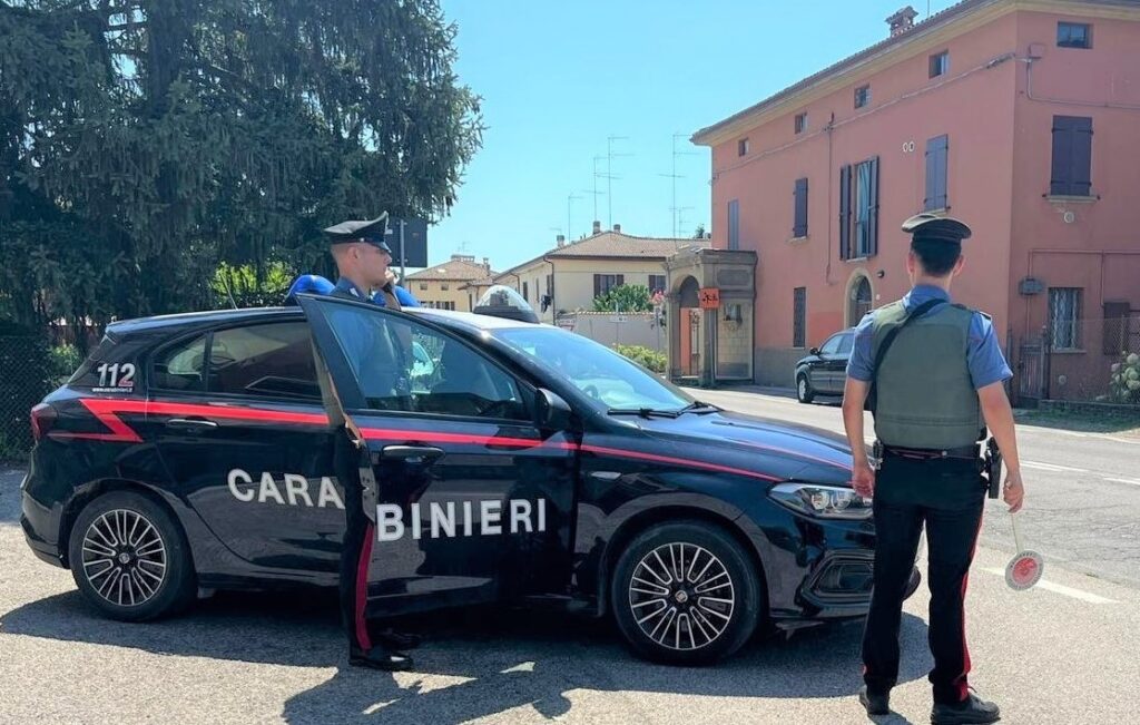 Non rispetta il divieto di avvicinarsi alla moglie e finisce in manette