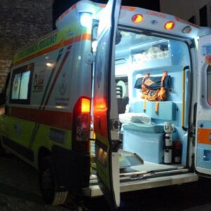 Motociclista muore nella notte