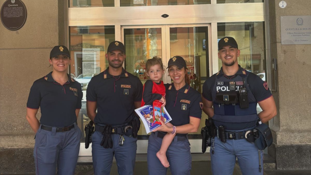 Bimba di tre anni si allontana da casa, è stata ritrovata e riaffidata ai familiari