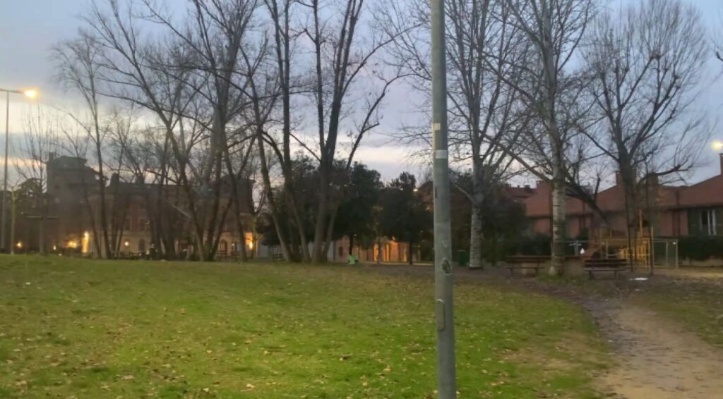 37enne accoltellato durante una rapina in zona Corticella