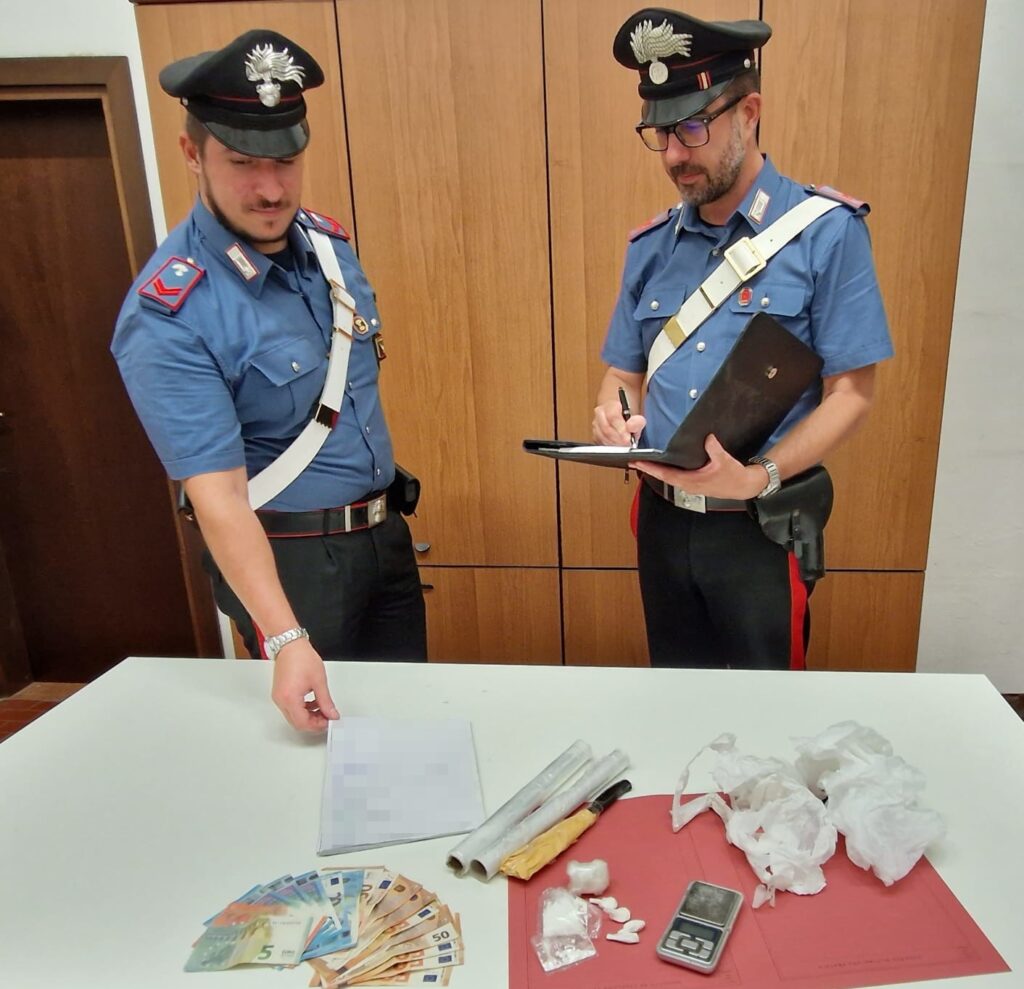 Droga nascosta in casa a Bologna: due arresti