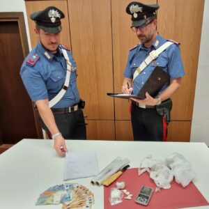 Droga nascosta in casa a Bologna: due arresti