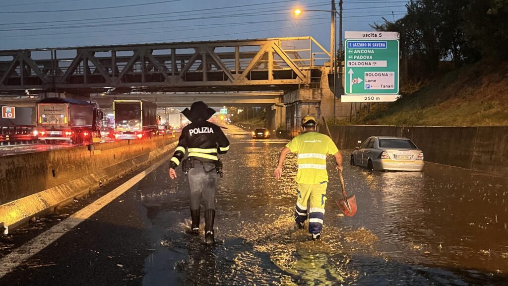 Nubifragio, tangenziale di Bologna chiusa per un’ora
