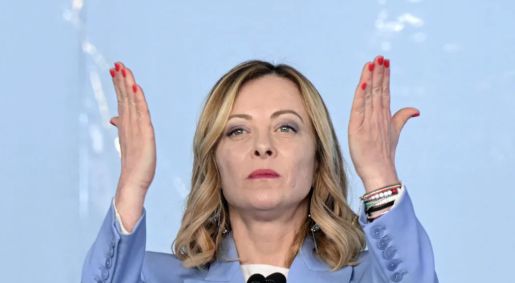 La Premier replica: clima di odio verso chi è stato eletto democraticamente