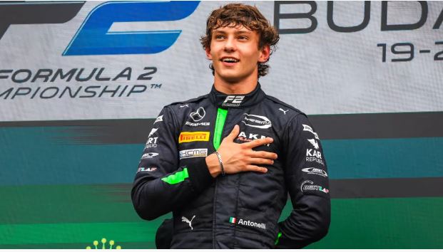 F1: Kimi Antonelli al posto di Lewis Hamilton alla Mercedes dal prossimo anno