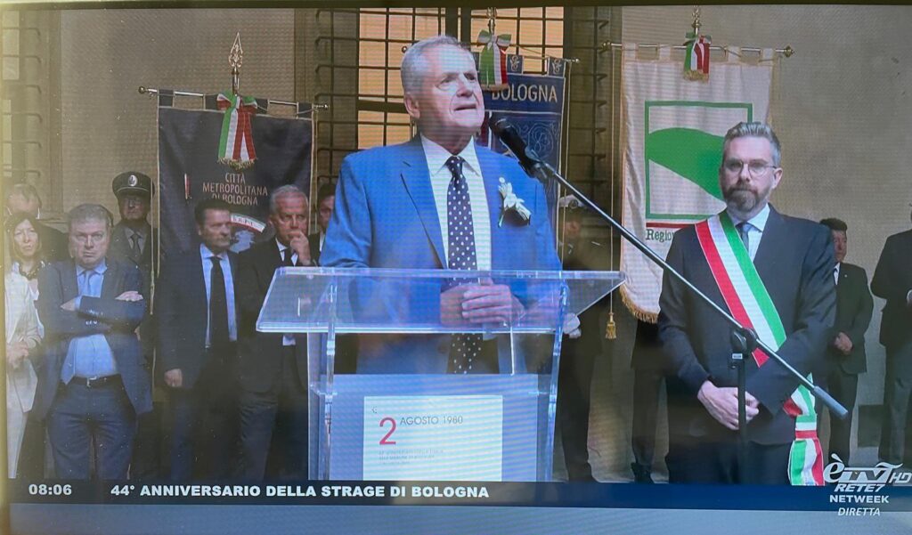 2 agosto 2024: E’tv in diretta. Per Mattarella “ferita insanabile”, per Piantedosi “matrice neofascista”. Ma Bolognesi dal palco attacca la Meloni