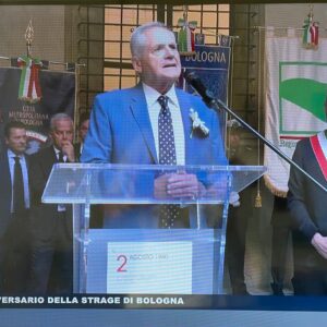 2 agosto 2024: E’tv in diretta. Per Mattarella “ferita insanabile”, per Piantedosi “matrice neofascista”. Ma Bolognesi dal palco attacca la Meloni