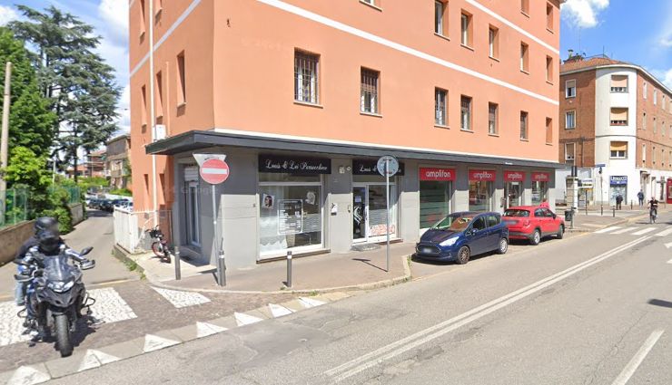 Tenta di svaligiare tre negozi in mezz’ora: preso