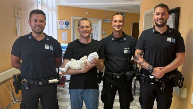 Polizia Locale scorta partoriente fino all’ospedale: così è nato Umberto