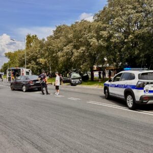 Tamponamento fra auto in via Ferrarese: ventenne ferita