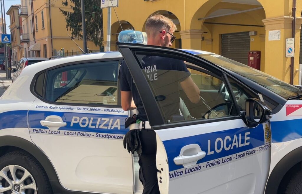 Tatuatori, acconciatori ed estetisti: due attività chiuse e diverse sanzioni