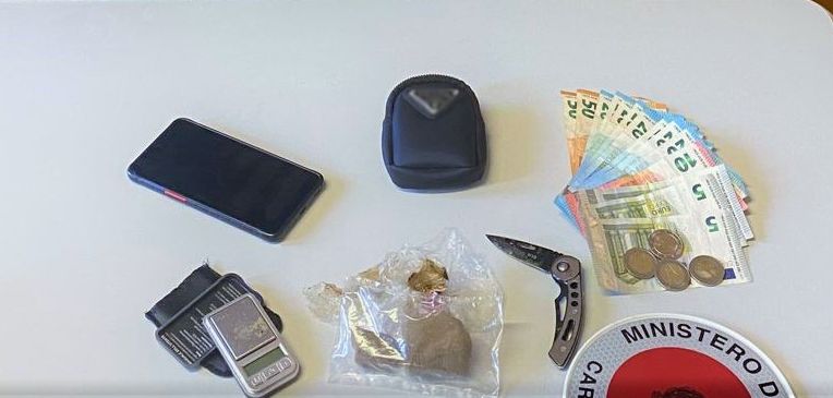 Sorpreso a spacciare in strada: per 19enne divieto di dimora a Bologna