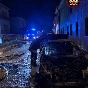 Auto incendiata a Pieve di Cento, si indaga