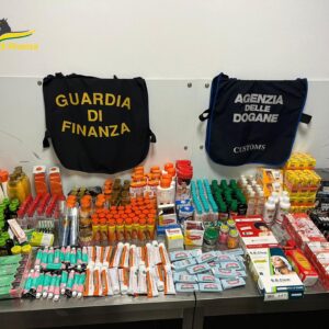 La Guardia di Finanza sequestra medicinali illegali, 4 denunce