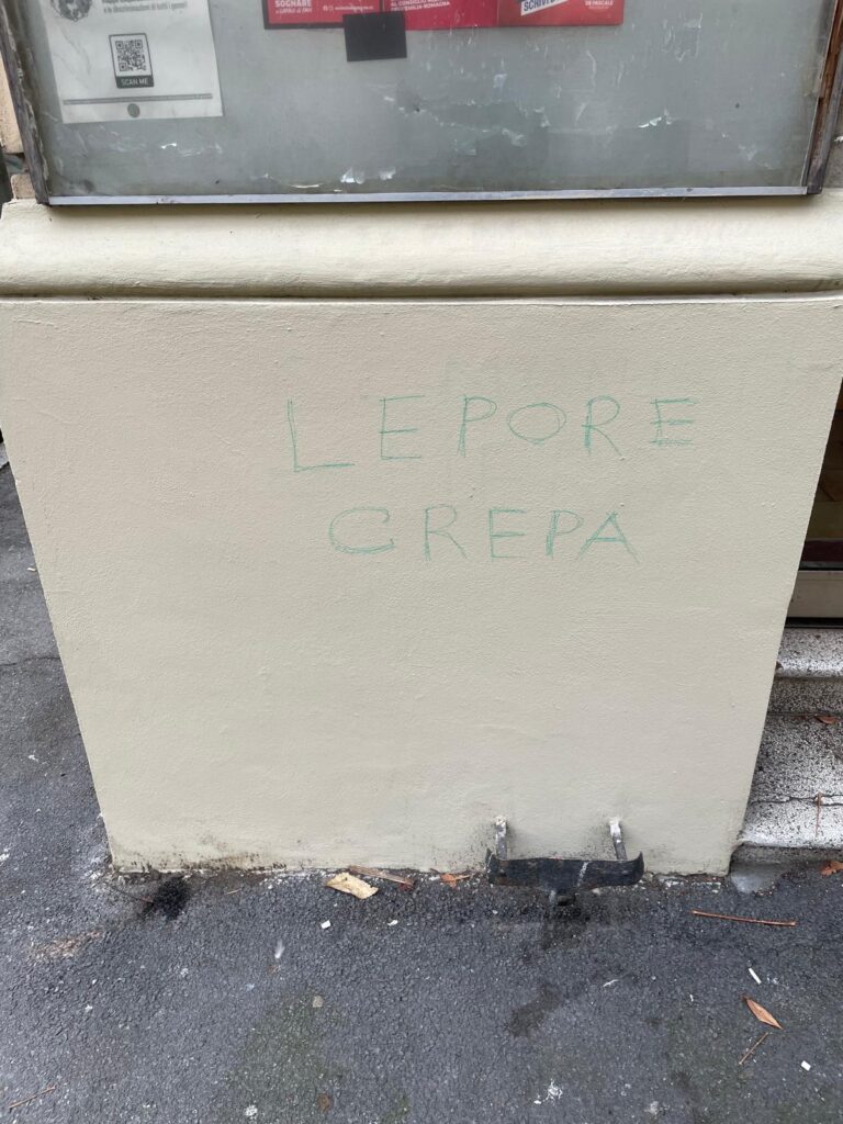 Minaccia di morte al sindaco Lepore su sede Pd a Bologna