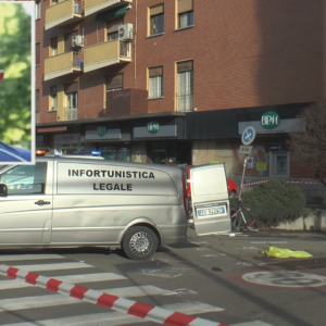 Incidente mortale in via Foscherara, mezzo Hera investe ciclista