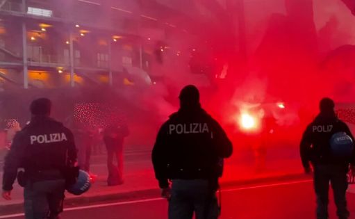 Caos dopo la partita di Champions League: tifosi del Monaco aggrediti in via Saragozza