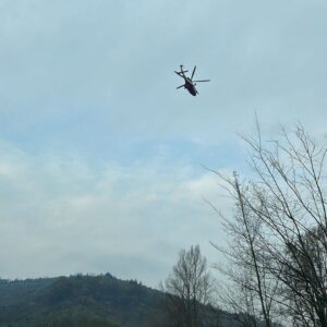 Un 58enne perde il controllo dell’auto e finisce nel fiume