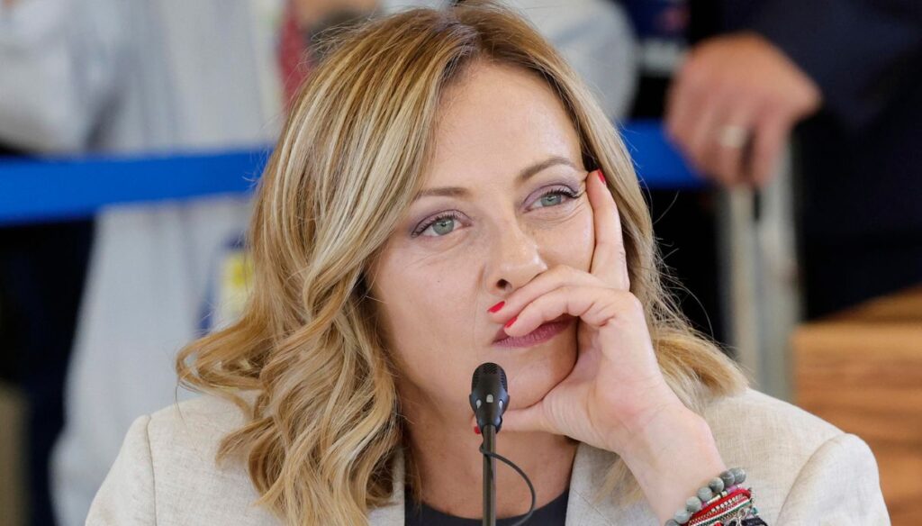 Aggressione ai poliziotti: l’ira della Premier