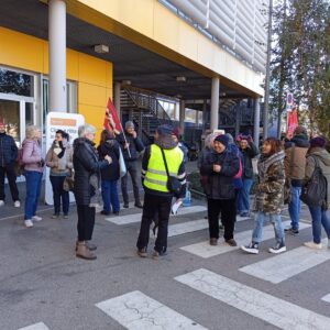 Dipendenti Ikea di Casalecchio in sciopero
