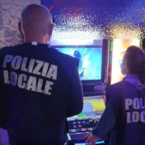 Slot accese in orario vietato, multa di 7mila euro
