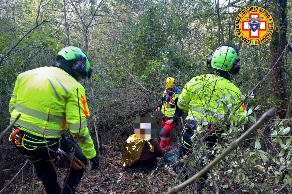Paleontologo si infortuna cercando reperti in collina, interviene il Soccorso Alpino
