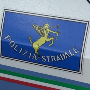 Dopo una lite, ruba auto della compagna e scappa: arrestato dalla Stradale