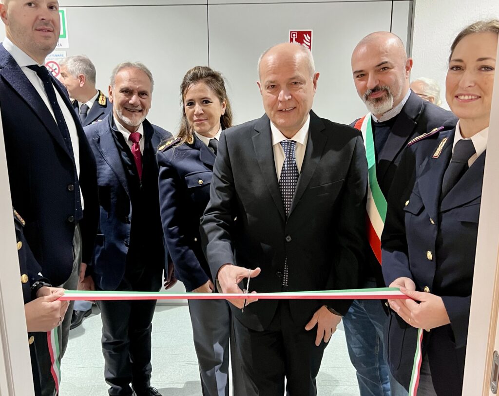 La polizia postale di Bologna inaugura sala d’ascolto