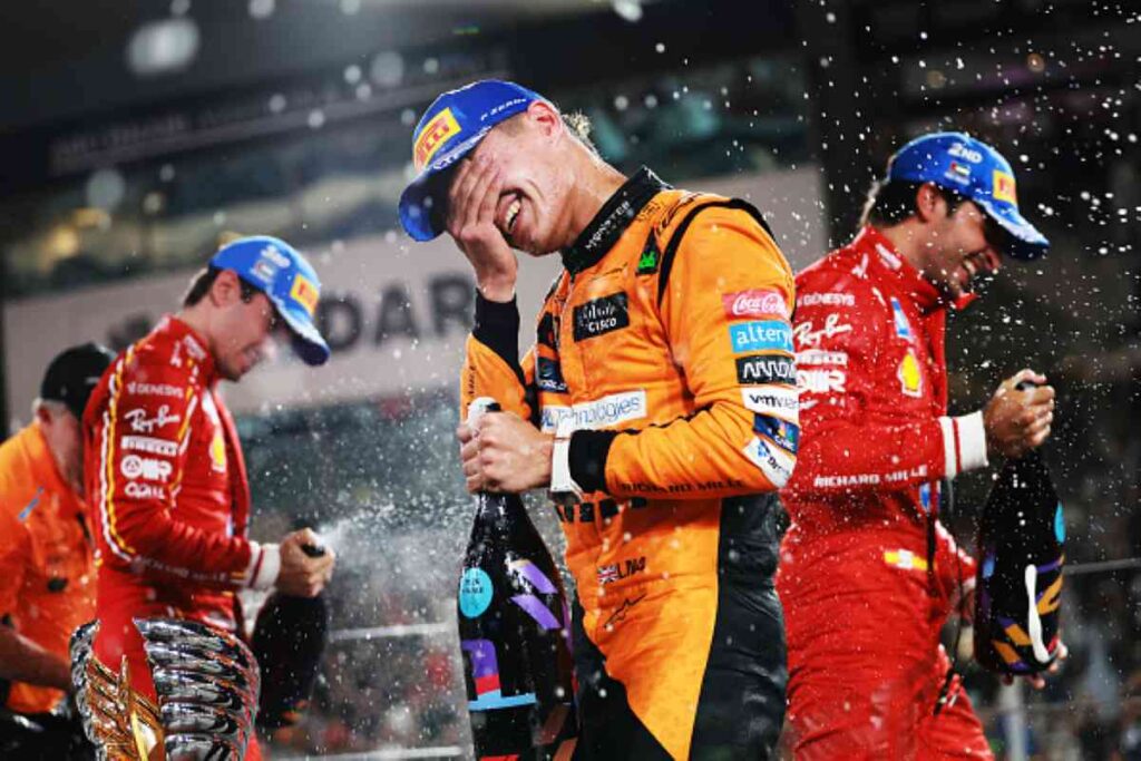 Norris vince Gp Abu Dhabi, titolo costruttori a McLaren