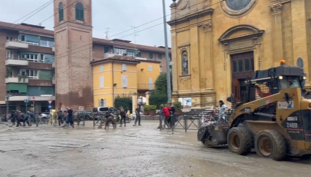 Alluvione, ai volontari la medaglia al merito civico ‘Giorgio Guazzaloca’