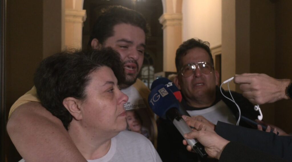 Bimbo travolto da carro carnevale, madre assolta