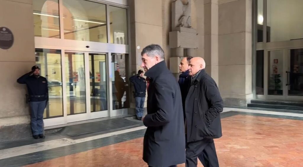 Il Capo della Polizia Vittorio Pisani in Questura a Bologna per ringraziare gli agenti