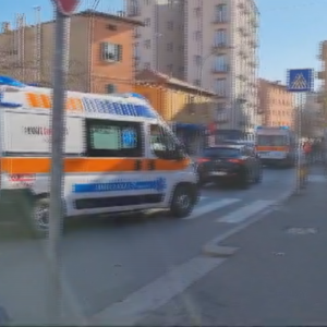 Incidente in via Arcoveggio, ferita una ciclista 22enne