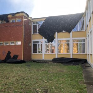 Vento forte nel Bolognese: a Pianoro scoperchiata una scuola media