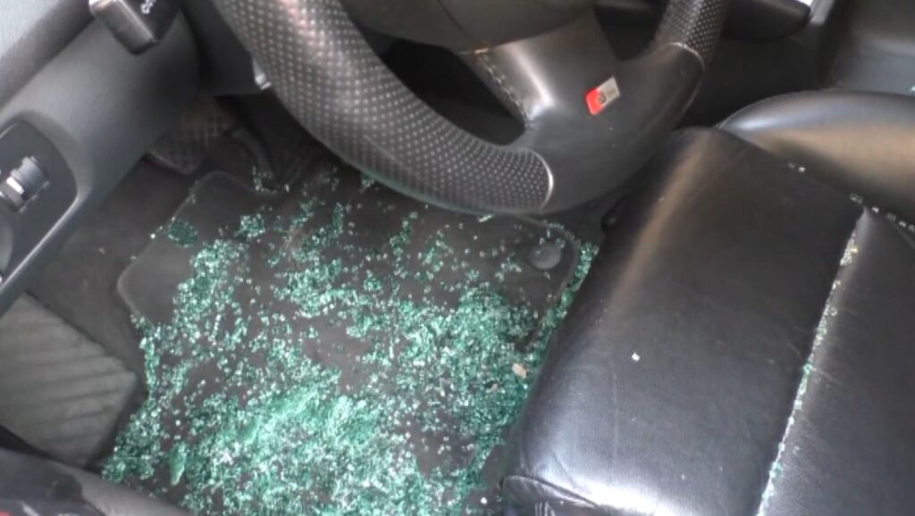 Ancora vetri rotti alle auto in sosta, questa volta in via Milazzo