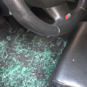 Ancora vetri rotti alle auto in sosta, questa volta in via Milazzo