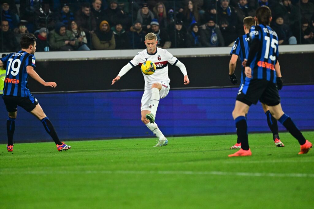 Bologna, stop per Odgaard: lesione muscolare, starà fuori un mese