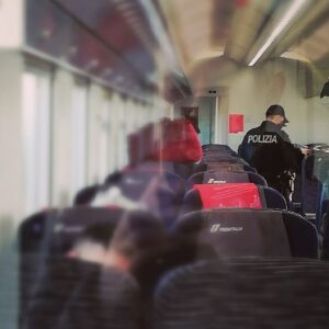 Aggressioni sui treni con spray al peperoncino, 14enne denunciato dalla Polfer