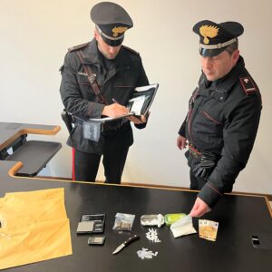 Ha in casa un etto fra cocaina e ‘fumo’: 30enne arrestato a San Lazzaro