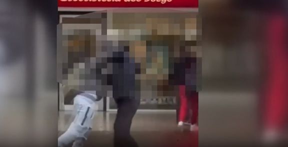 Tentato omicidio davanti a scuola, arresto convalidato per il 15enne