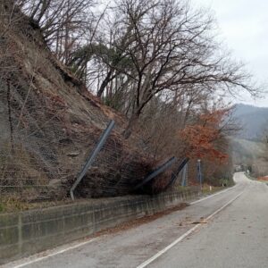 Frana sulla Porrettana a Vergato: riaperta la strada a senso unico alternato
