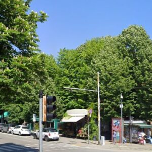 Il commerciante gli offre la frutta, lui lo rapina: 29enne arrestato dalla polizia