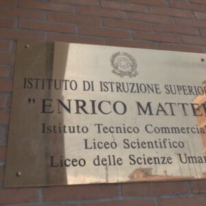 Guasto al riscaldamento, liceo Mattei di nuovo al freddo