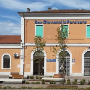 Ragazzino di 15 ferito a coltellate da due coetanei in stazione a Persiceto