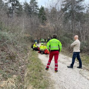 Ciclista cade e si infortuna a Loiano, interviene il Soccorso Alpino