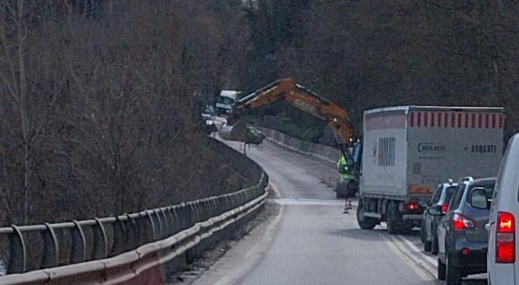 Nuovo smottamento sulla Porrettana